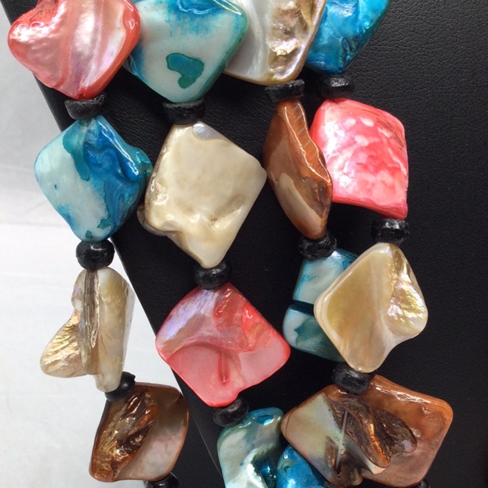 Gorgeous Multistrand/ Multicolor Shell Necklace - image 2